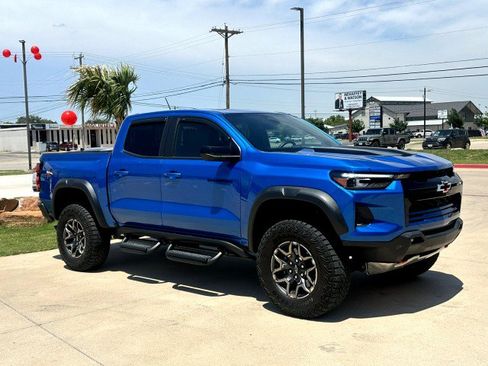 Used 2024 Chevrolet Colorado ZR2 w/ Technology Package AWD/4WD image 4