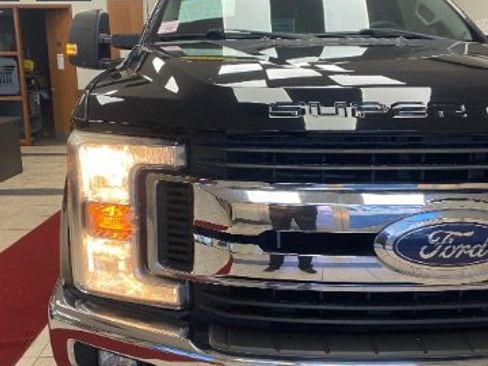 Used 2017 Ford F250 XLT w/ XLT Value Package image 10