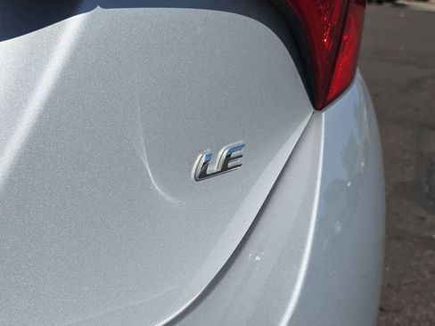 Used 2019 Toyota Corolla LE w/ Carpet Mat Package (TMS) FWD image 33