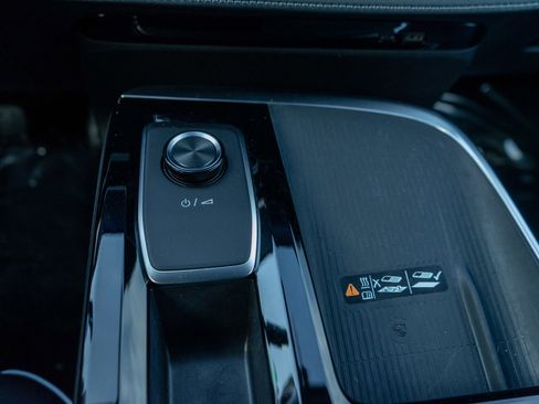 Used 2025 Buick Enclave Preferred image 22