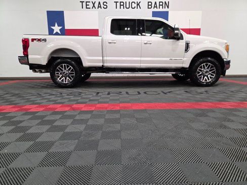 Used 2019 Ford F250 Lariat w/ Lariat Ultimate Package AWD/4WD image 13