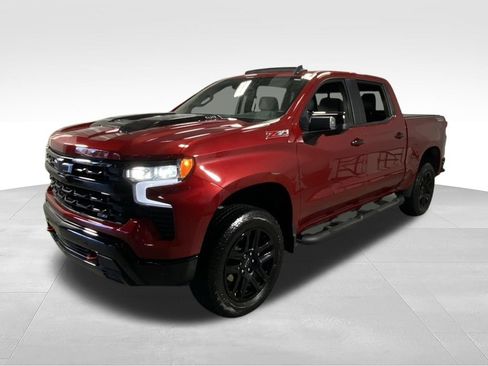 Used 2025 Chevrolet Silverado 1500 LT Trail Boss w/ Convenience Package II AWD/4WD image 4