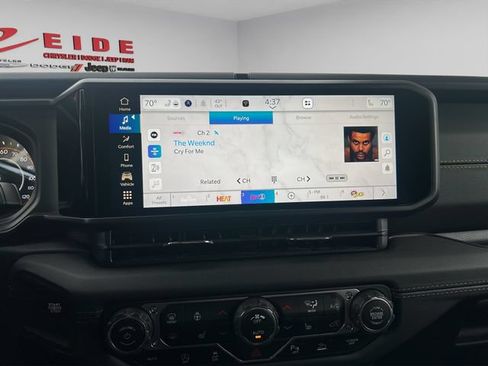New 2025 Jeep Wrangler Unlimited Sahara w/ Safety Group AWD/4WD image 16