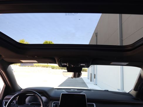 Used 2024 Chevrolet Tahoe High Country w/ Advanced Technology Package image 33