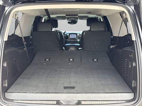 Used 2019 Chevrolet Suburban Premier image 8