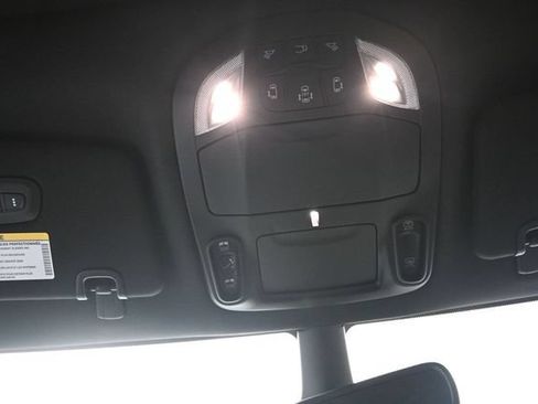 New 2027 Chrysler Pacifica Limited AWD/4WD image 25