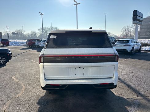 New 2026 Lincoln Navigator L Premier AWD/4WD image 6