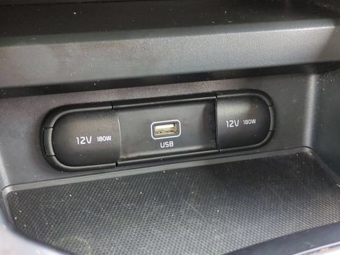 Certified 2022 Kia Soul LX w/ Technology Package FWD image 21