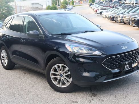 Used 2021 Ford Escape SE FWD image 2
