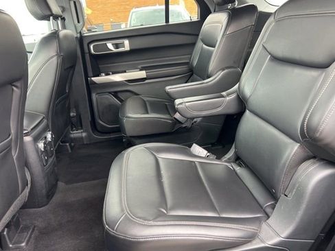 Certified 2022 Ford Explorer XLT w/ Equipment Group 202A image 20