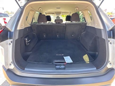 Used 2023 Nissan Rogue SV AWD/4WD image 7