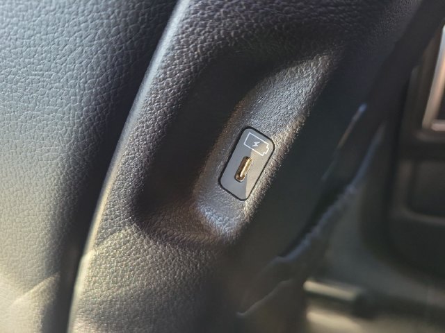 Used 2024 Kia Telluride EX w/ EX Captain's Chair Package FWD image 11