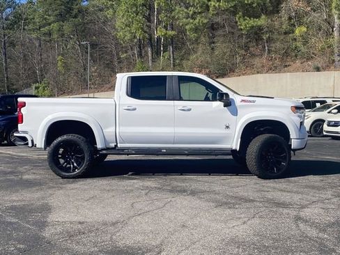 Used 2025 Chevrolet Silverado 1500 RST image 2