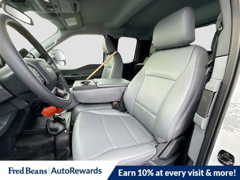 New 2025 Ford F550 4x4 Supercab Super Duty image 17