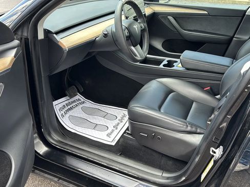 Used 2022 Tesla Model Y Long Range AWD/4WD image 10