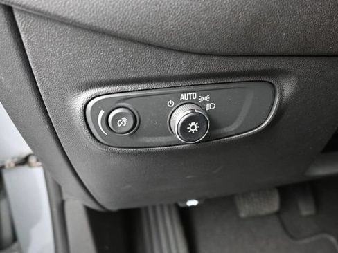 Used 2024 Chevrolet Equinox LT FWD image 22