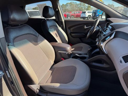 Used 2013 Hyundai Tucson GLS image 22