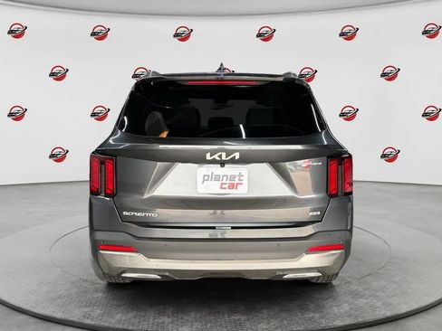 Used 2024 Kia Sorento S AWD/4WD image 4