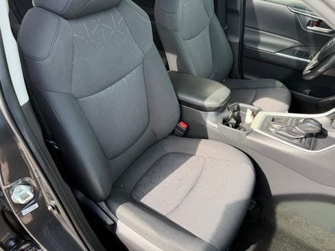 Used 2019 Toyota RAV4 XLE w/ Convenience Package AWD/4WD image 10