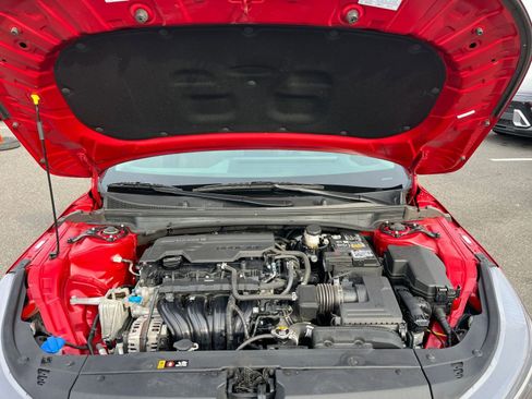 Used 2025 Kia K4 LXS image 32