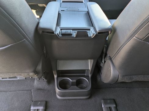 Used 2022 Toyota Sienna XSE image 21