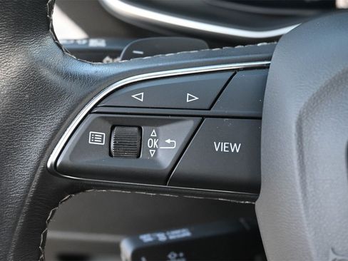 Used 2023 Audi Q8 Premium image 6