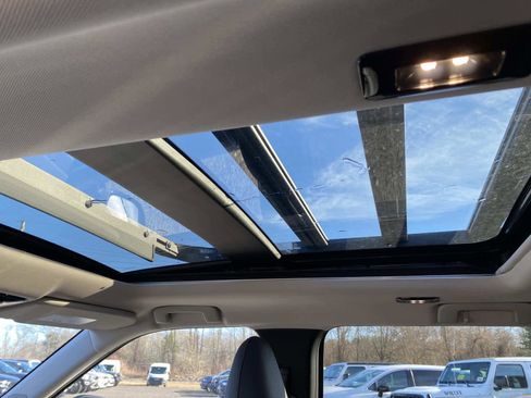 New 2026 Mitsubishi Outlander AWD image 8