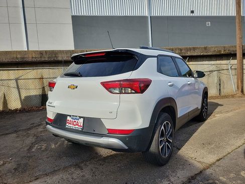 Used 2024 Chevrolet TrailBlazer LT w/ LT Cold Weather Package image 5