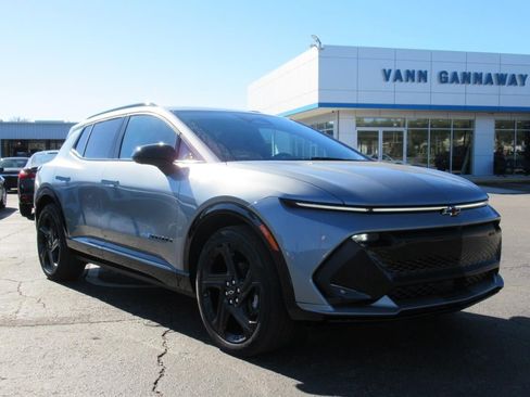 New 2025 Chevrolet Equinox EV RS image 3