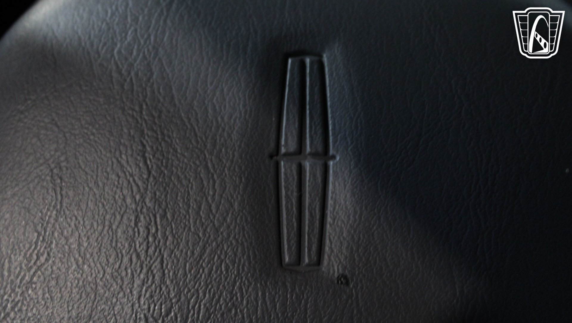 Used 1996 Lincoln Continental FWD image 40