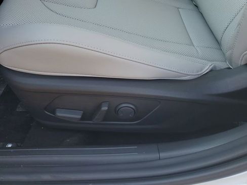 New 2026 Hyundai Elantra Limited FWD image 18