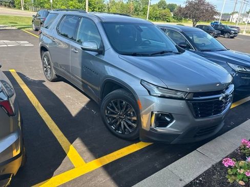Certified 2023 Chevrolet Traverse RS AWD/4WD image 1