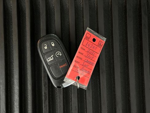 Used 2021 Jeep Cherokee Limited w/ Trailer Tow Group AWD/4WD image 41
