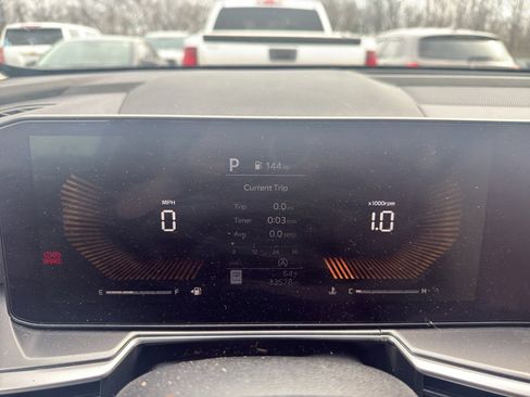 Used 2024 Kia Sorento S image 16