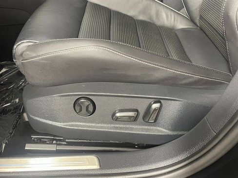 Used 2019 Volkswagen Golf R DCC & Navigation 4Motion image 22