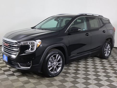 Used 2024 GMC Terrain SLT image 7
