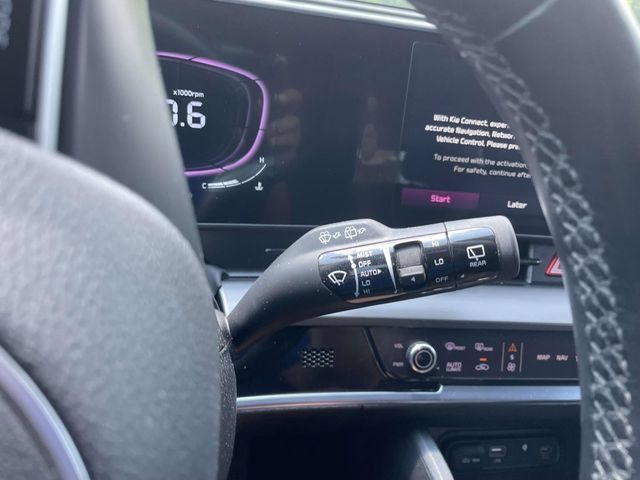 Certified 2025 Kia Sportage EX FWD image 29