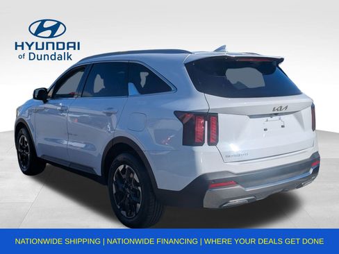 Used 2025 Kia Sorento S image 7