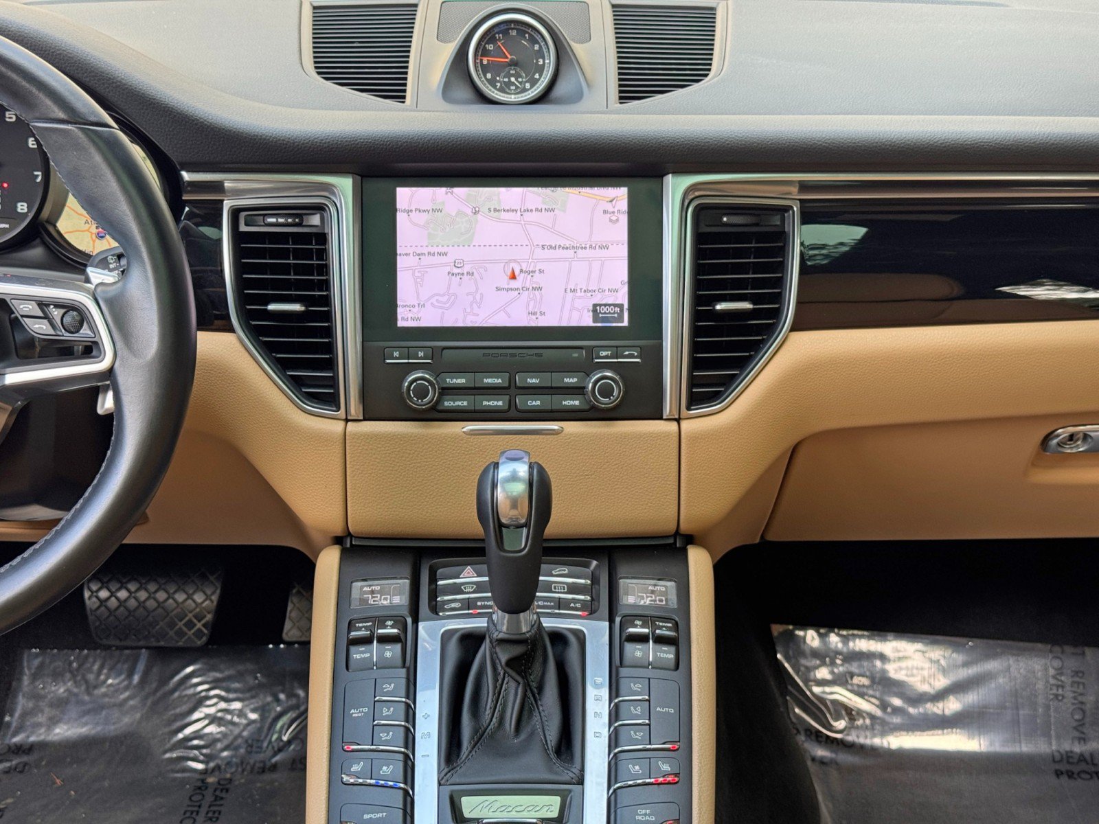 Used 2018 Porsche Macan AWD/4WD image 23