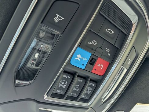 Used 2024 Jeep Wagoneer Launch Edition image 30