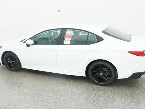 New 2026 Toyota Camry SE image 12