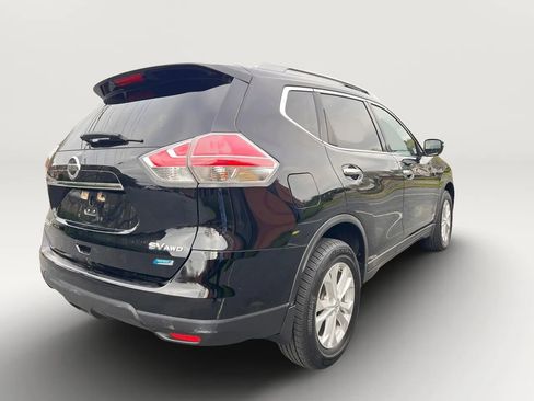 Used 2014 Nissan Rogue SV image 4
