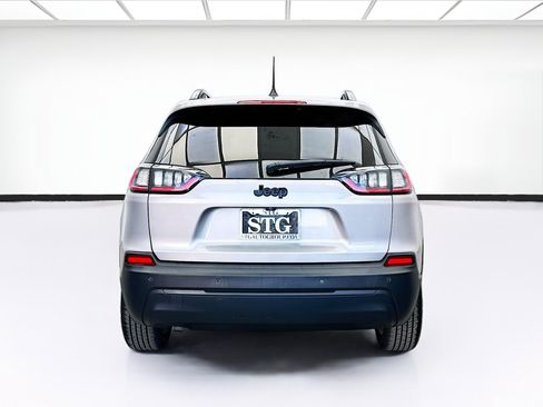 Used 2019 Jeep Cherokee Latitude Plus FWD image 5