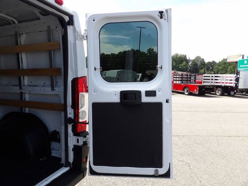Used 2025 RAM ProMaster 2500 w/ U-Haul Equipment Group FWD image 46
