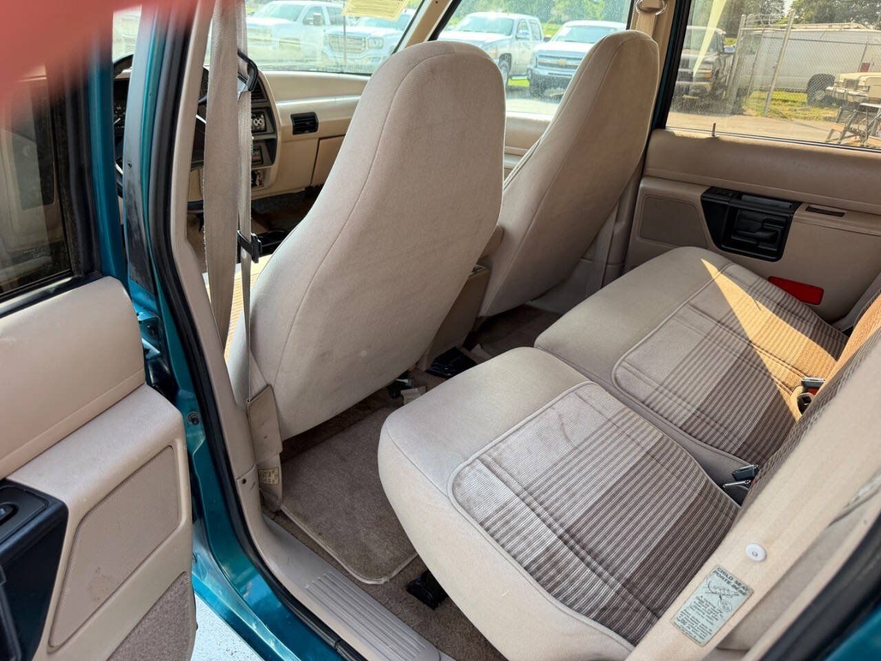 Used 1992 Ford Explorer XLT AWD/4WD image 9