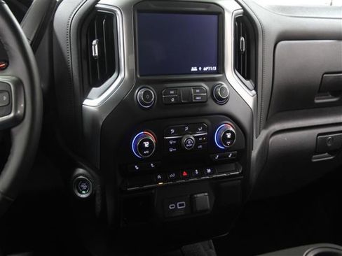 Certified 2022 Chevrolet Silverado 1500 LT image 10