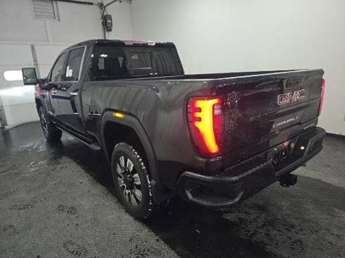 Used 2025 GMC Sierra 2500 Denali image 3