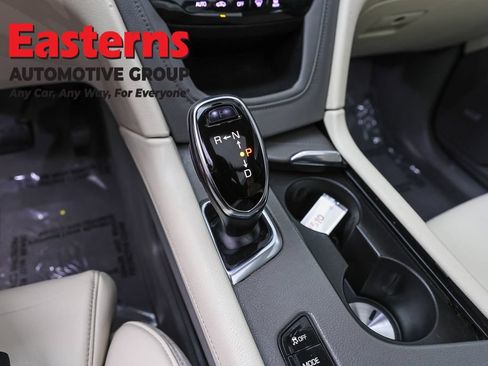 Used 2017 Cadillac XT5 Luxury w/ Driver Awareness Package AWD/4WD image 13