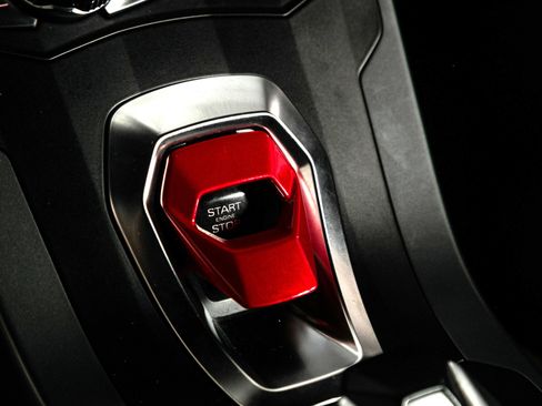 Used 2015 Lamborghini Huracan LP 610-4 image 18