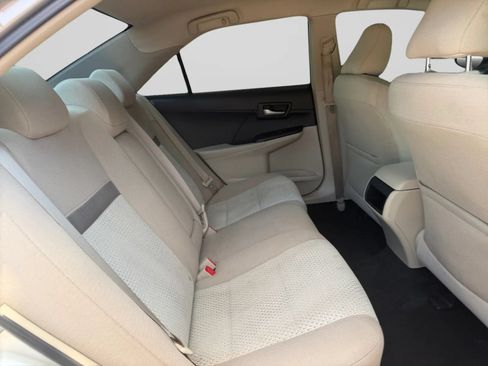 Used 2014 Toyota Camry LE FWD image 32